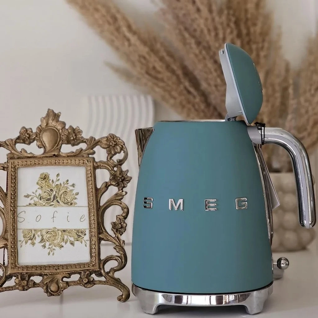 Ấm siêu tốc SMEG KLF03EGMEU Emerald Green 1,7L 2400W màu xanh ngọc nhám