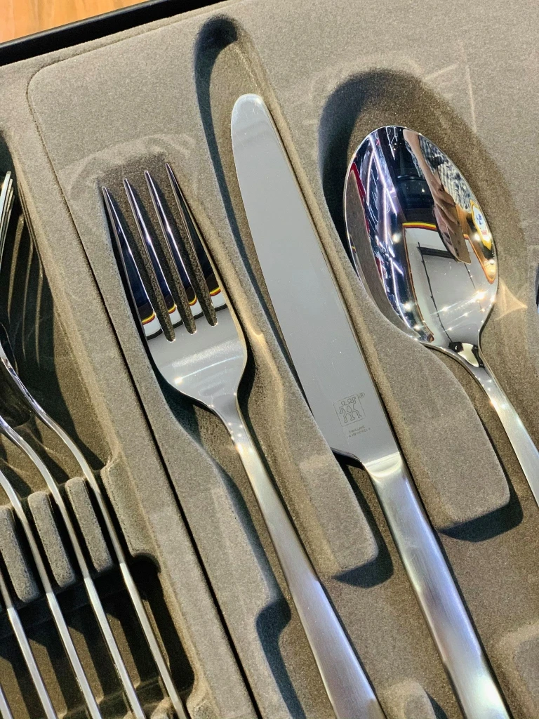 Bộ dao thìa dĩa Zwilling Roseland 60 món