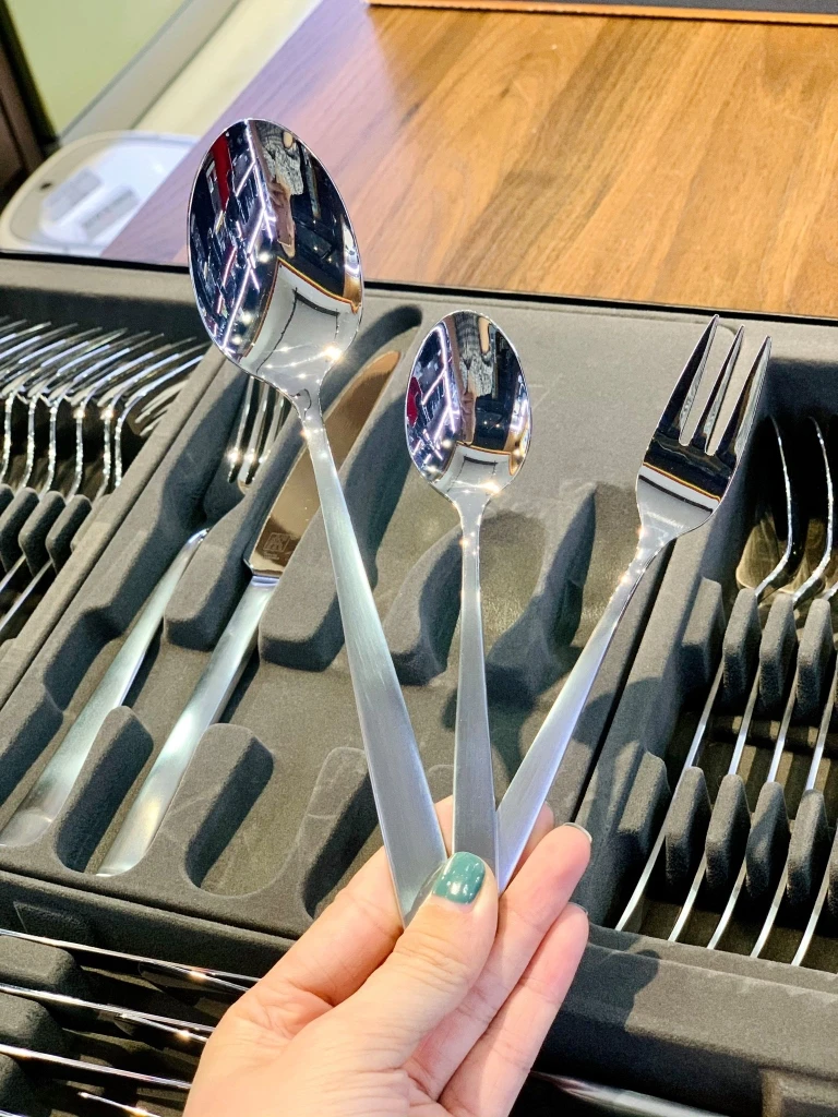 Bộ dao thìa dĩa Zwilling Roseland 60 món