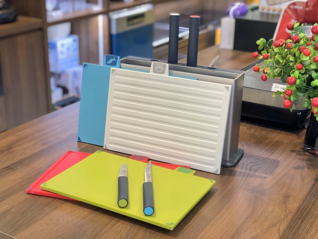 BỘ THỚT JOSEPH JOSEPH KÈM DAO (LOẠI CÓ THỚT NHÁM)