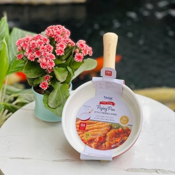 Chảo chống dính Ceramic Todaii cán gỗ 18cm