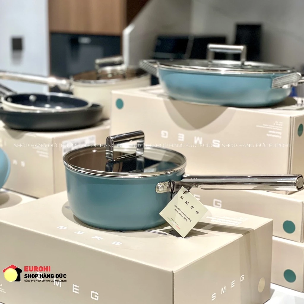 Quánh SMEG SPF2012EGM 20cm màu xanh ngọc (vung kính)