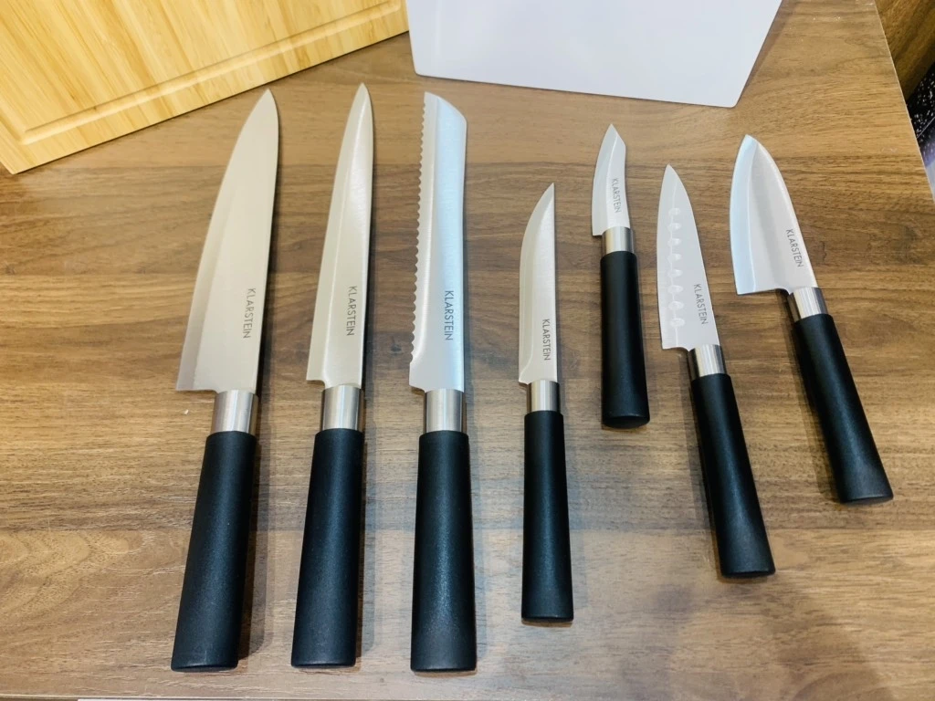Set dao Klarstein Kitano Plus 9 món (kèm thớt gỗ)