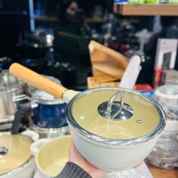 Quánh nhôm đúc đáy từ có nắp kính cường lực Haatz 18cm