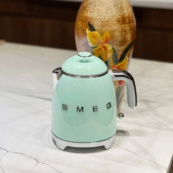 Ấm siêu tốc mini SMEG KLF05PGEU Pastel Green 0,8L màu xanh mint