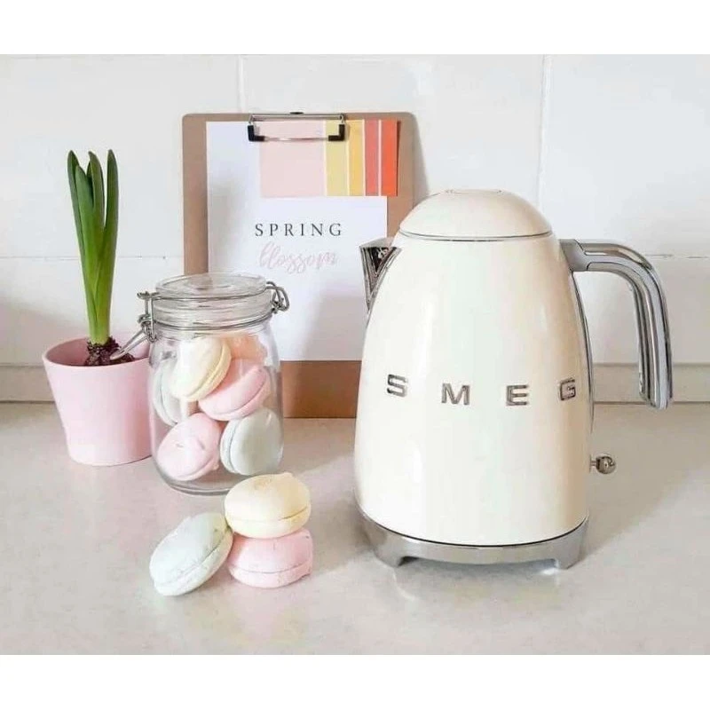 Ấm siêu tốc SMEG KLF03CREU Cream 1,7L 2400W màu kem