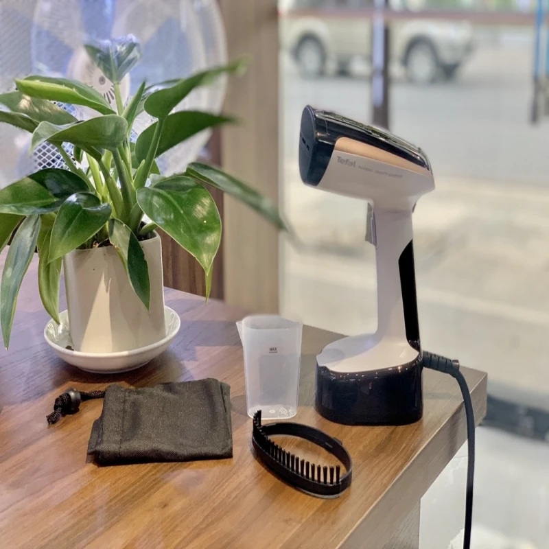 BÀN LÀ HƠI NƯỚC CẦM TAY TEFAL DT3030