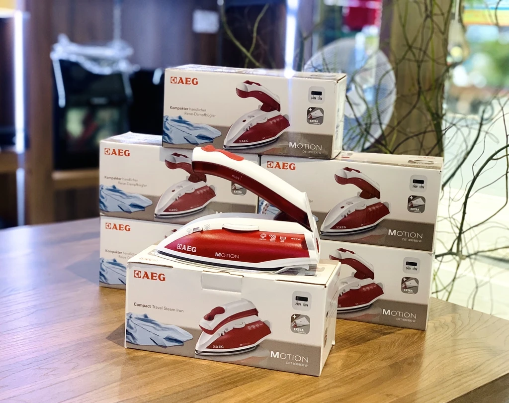 BÀN LÀ HƠI NƯỚC MINI AEG DBT800 (800W)