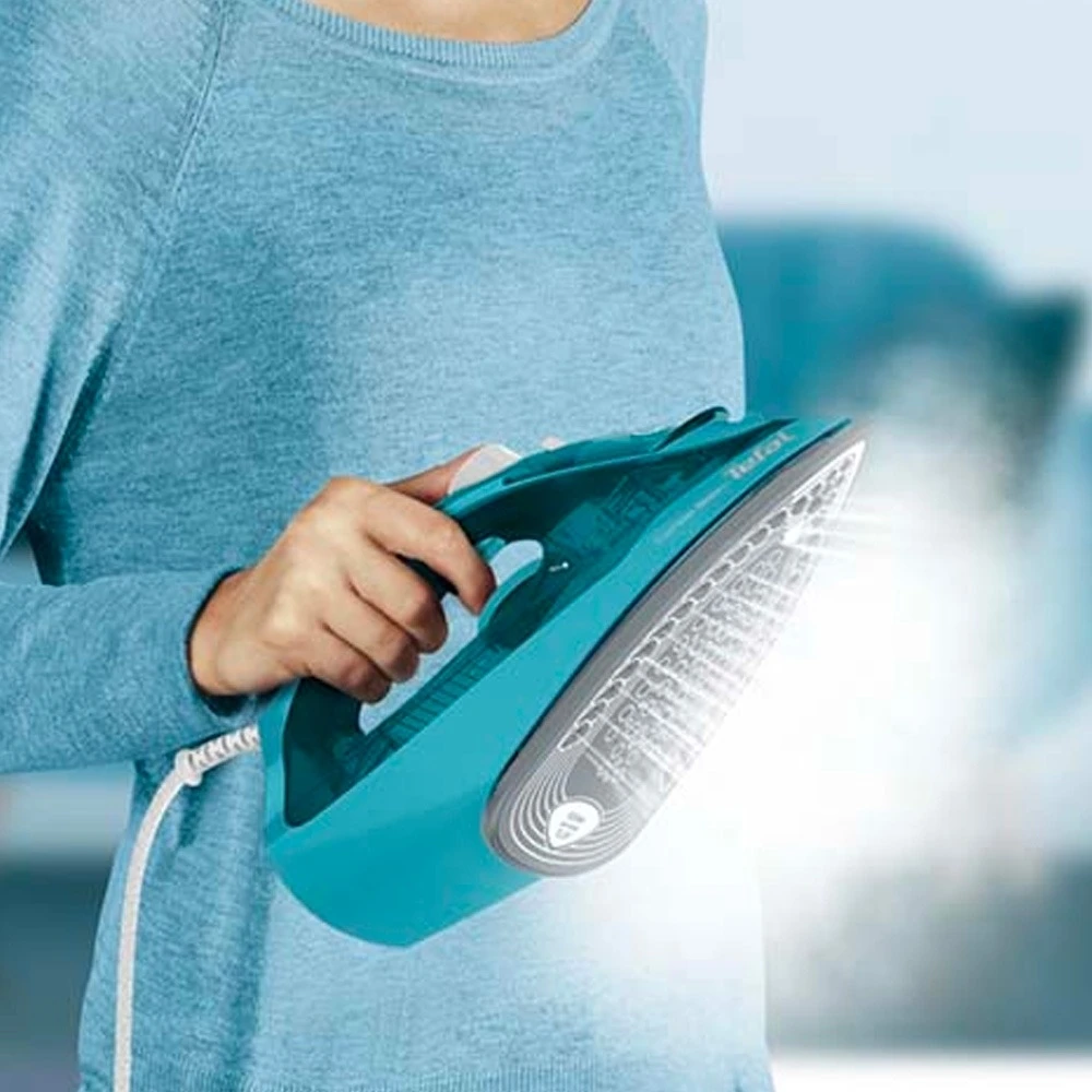 Bàn là hơi nước Tefal FV2867E0 2500W