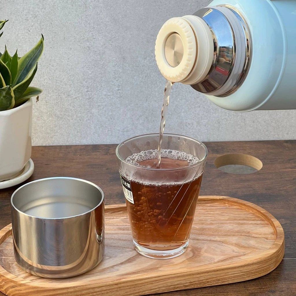 Bình giữ nhiệt Kaiyo màu xanh nhạt 2,2L