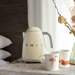 Ấm siêu tốc SMEG KLF03CREU Cream 1,7L 2400W màu kem