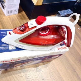 Bàn là hơi nước Tefal Easygliss Plus FV5717 2600W - Made in France