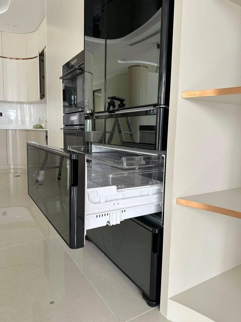 Tủ lạnh Hitachi R-WXC74X, dung tích 735L